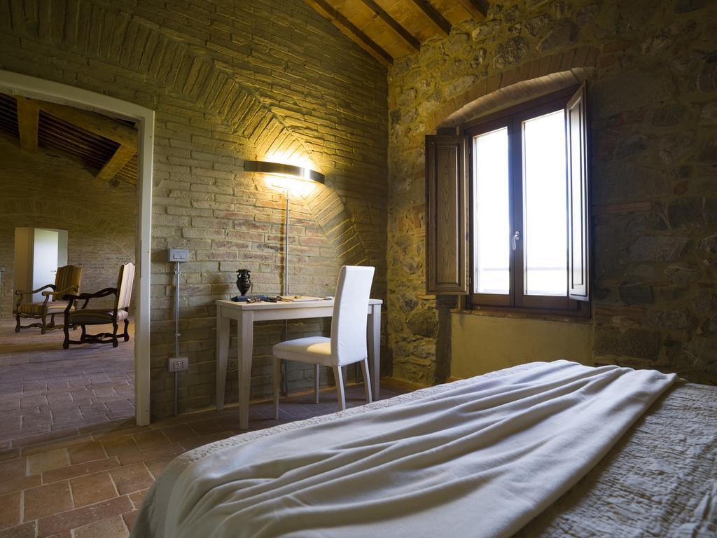 Poderi Firenze Guest House Cinigiano Bagian luar foto